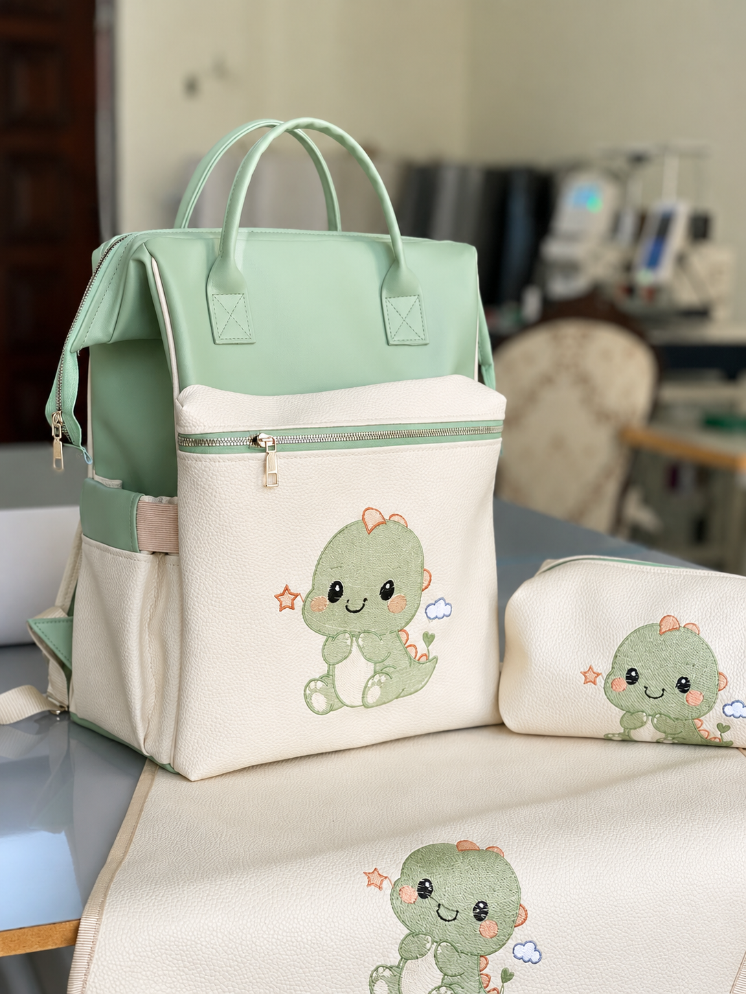 کوله پشتی طرح دایناسور